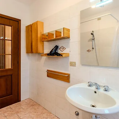 Legnone By Interhome Apartamento